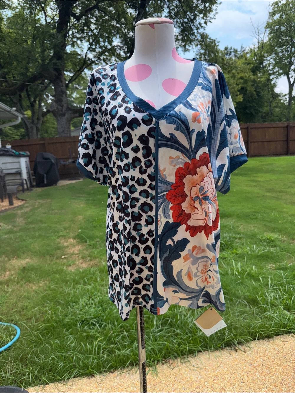 NWT Mixed Print V-Neck Tunic Top in Navy, White & Red